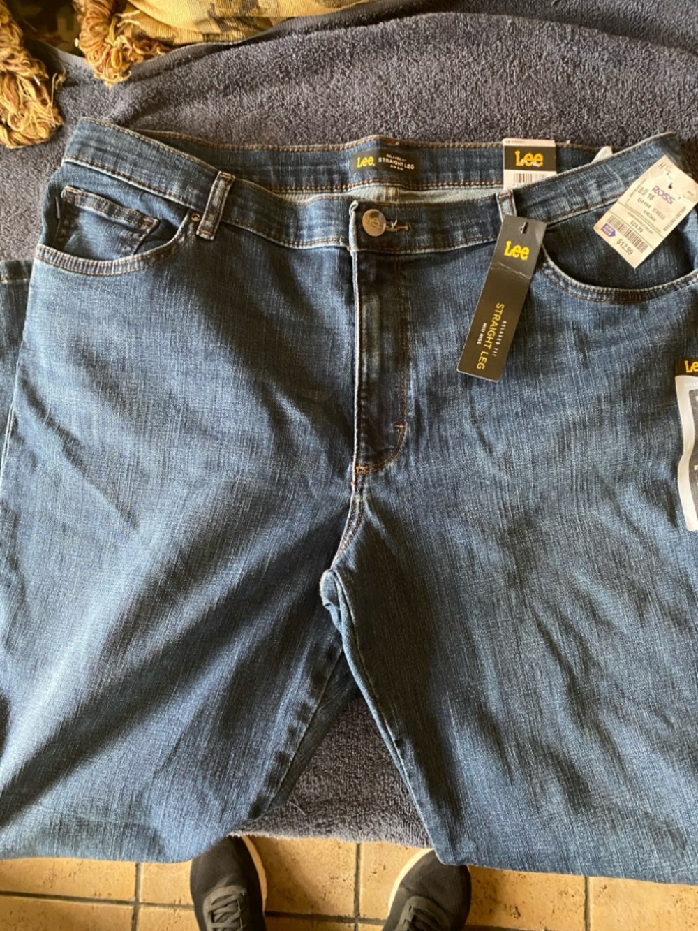 Lee Women’s Straight Fit Blue Jeans Size 18 short